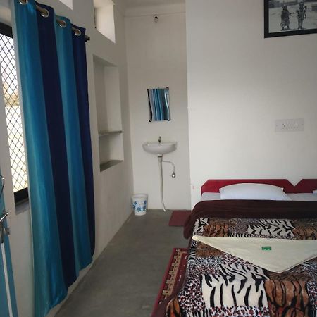 Rajguru Guest House 布什格尔 外观 照片