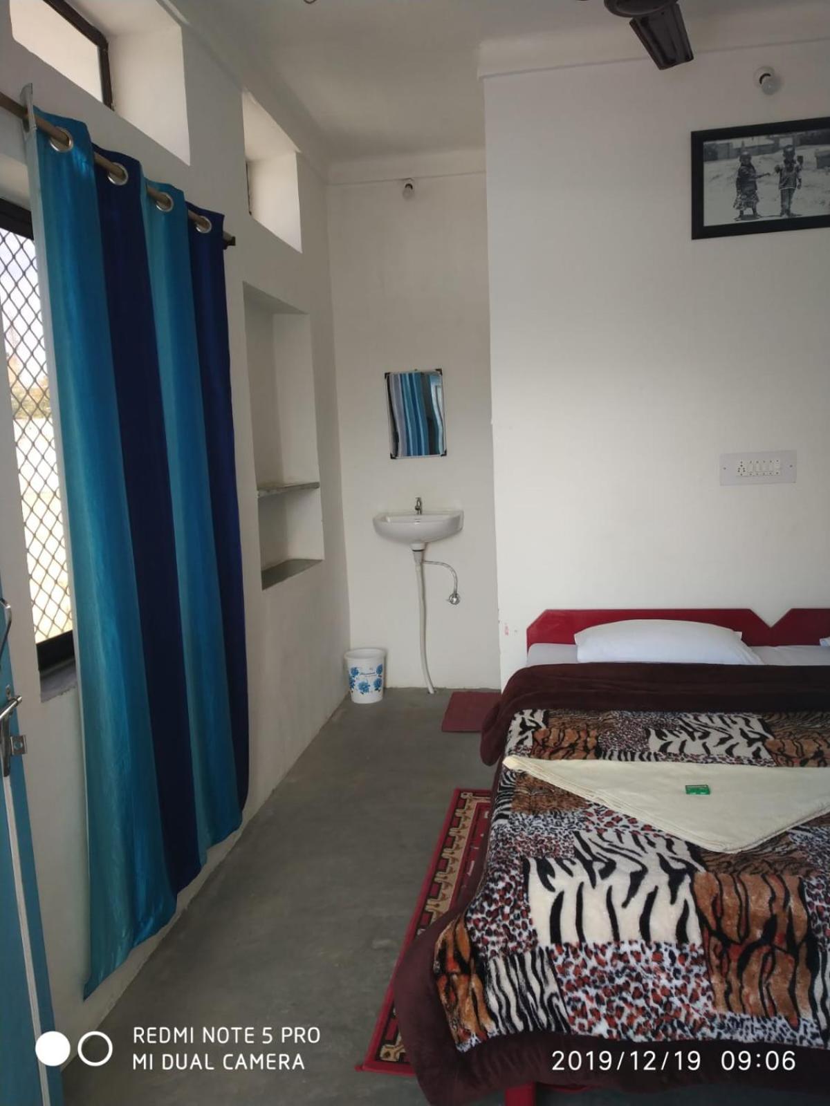 Rajguru Guest House 布什格尔 外观 照片