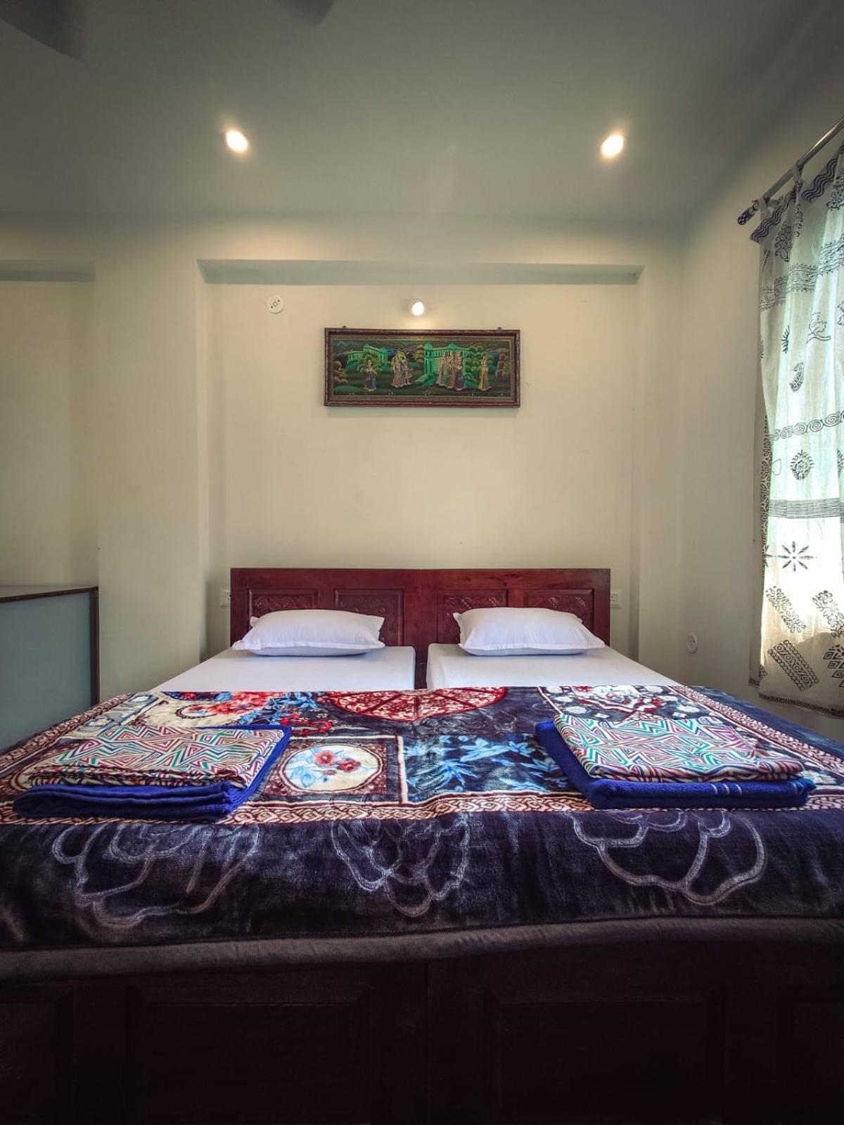 Rajguru Guest House 布什格尔 外观 照片