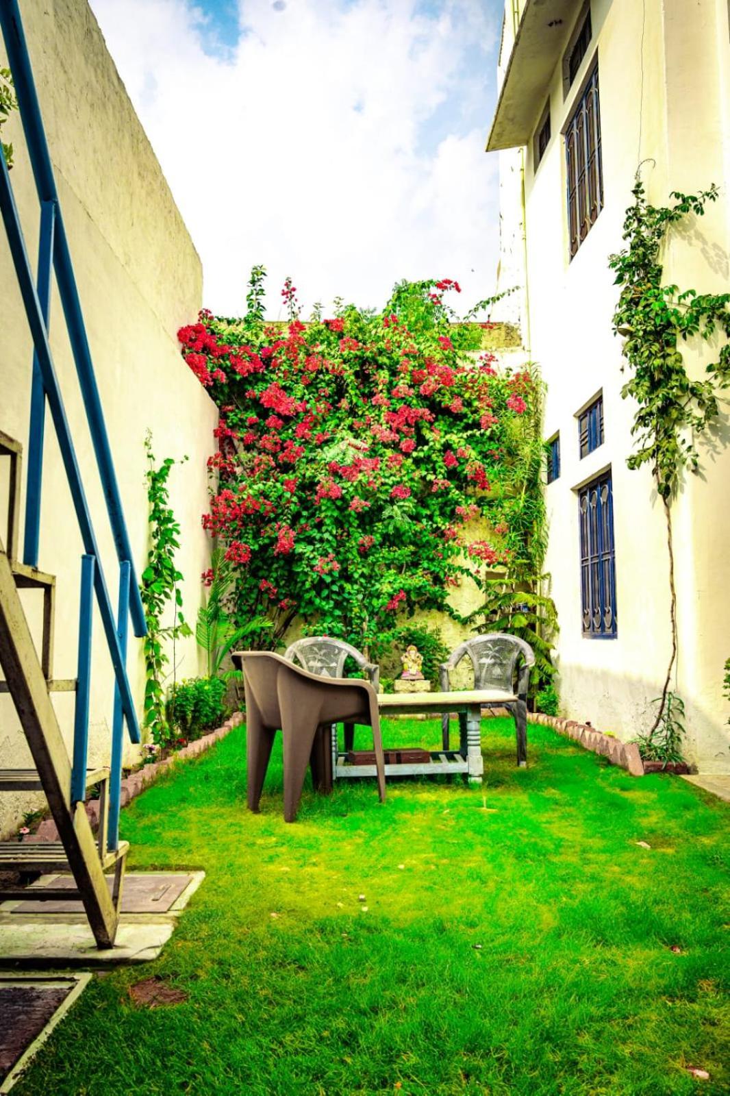 Rajguru Guest House 布什格尔 外观 照片