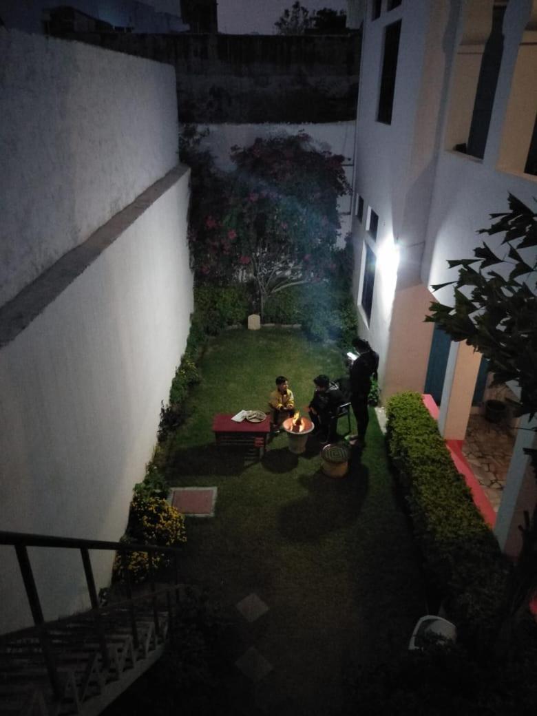 Rajguru Guest House 布什格尔 外观 照片